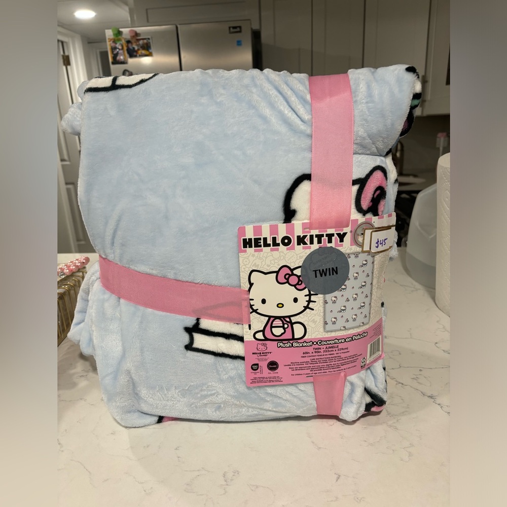 Hello kitty back to school blanket